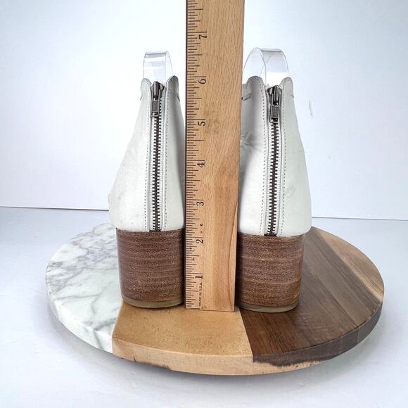 BALI ELF HANDMADE Seaside Soft Leather Scalloped Sandals in Vintage White 7.5 - Picture 9 of 11